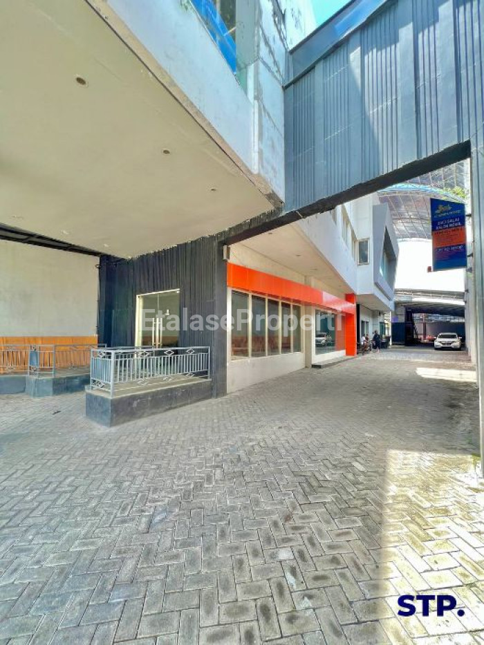 Foto properti Sewa Bangunan Usaha Di Raya Karangmenjangan Gubeng 3
