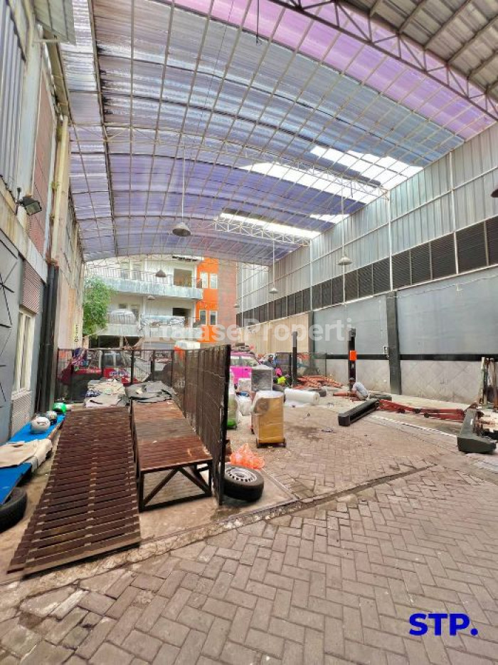 Foto properti Sewa Bangunan Usaha Di Raya Karangmenjangan Gubeng 6