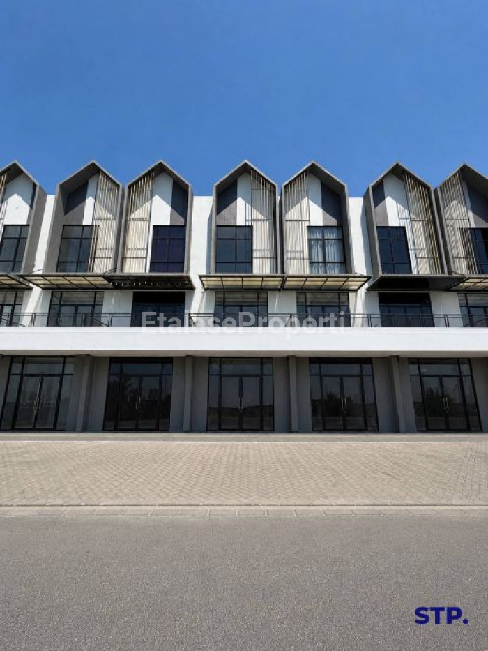 Foto properti Disewakan Ruko Full Furnished Ex Cafe 3 Lantai Di Grand Eastern Surabaya 1