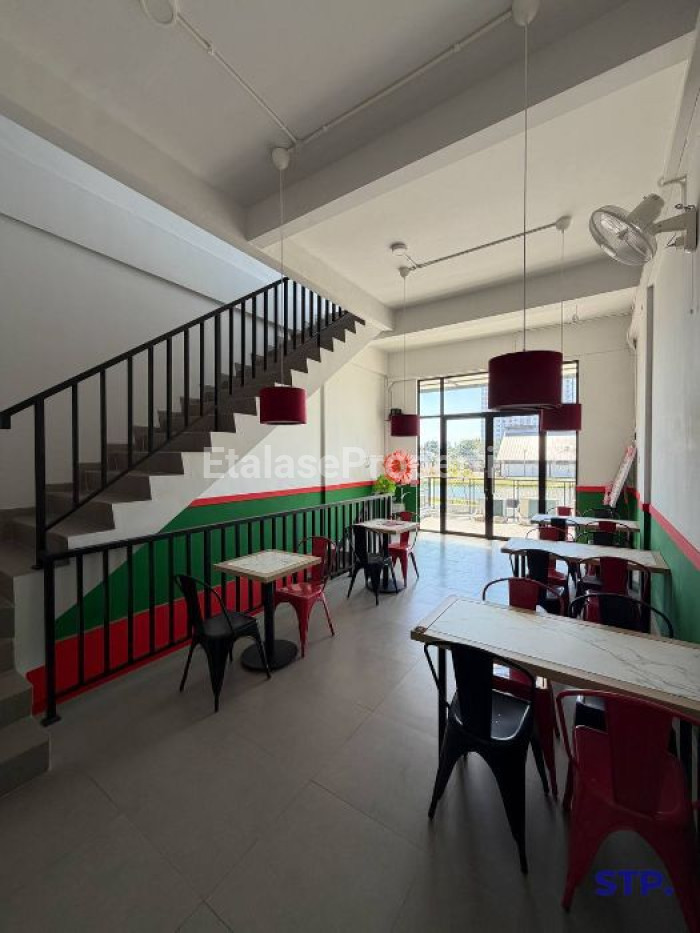 Foto properti Disewakan Ruko Full Furnished Ex Cafe 3 Lantai Di Grand Eastern Surabaya 5
