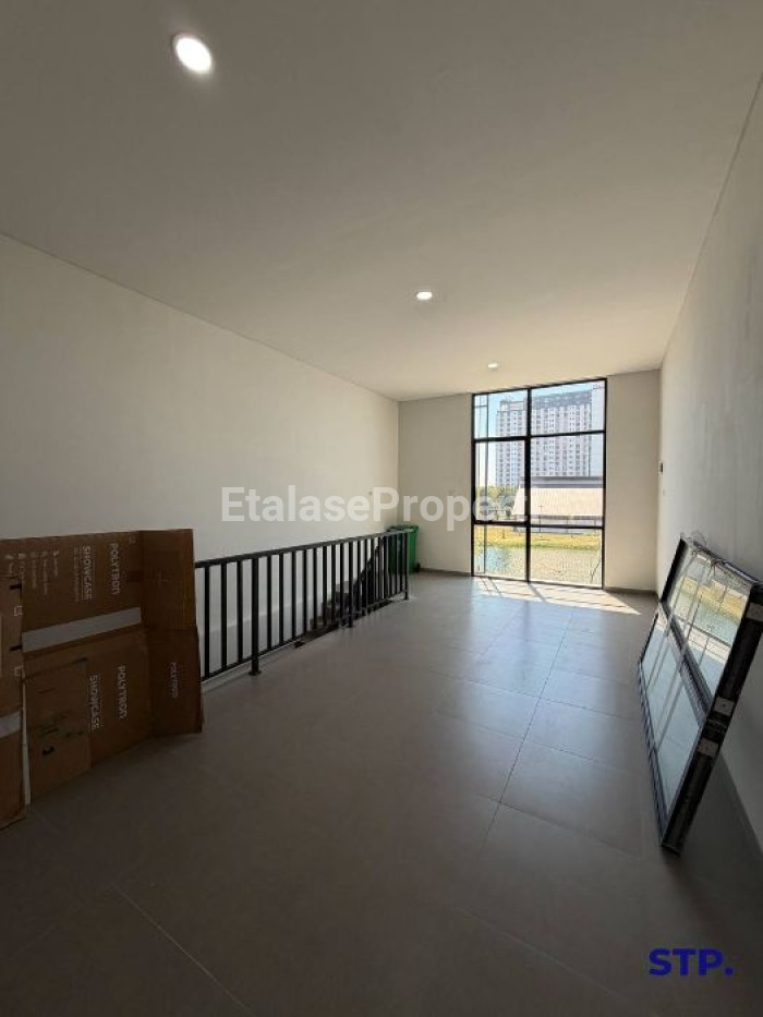 Foto properti Disewakan Ruko Full Furnished Ex Cafe 3 Lantai Di Grand Eastern Surabaya 9