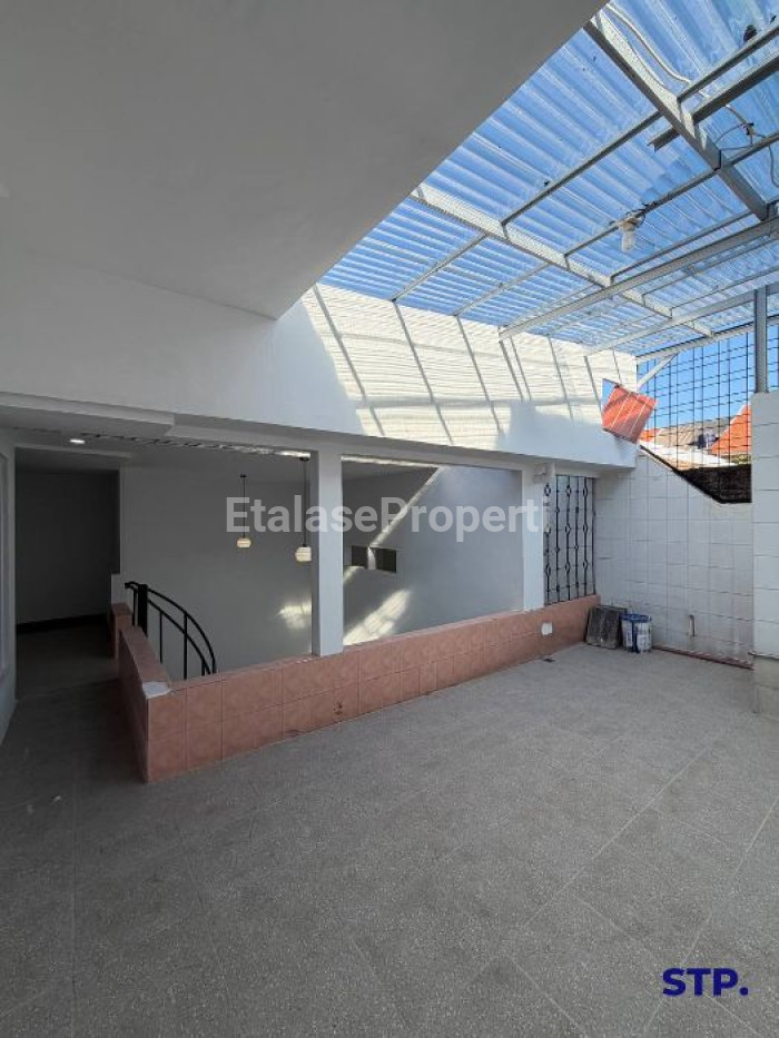 Foto properti Jual Cepat, Rumah Baru Renovasi 2 Lantai Di Nginden Intan Surabaya 6