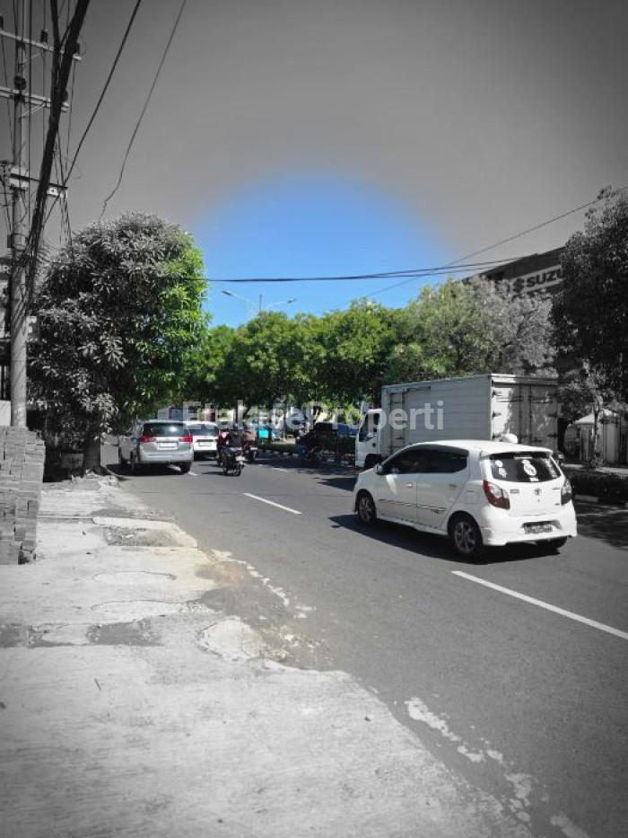 Foto properti Ruko 3 Lantai Pucang Anom 2