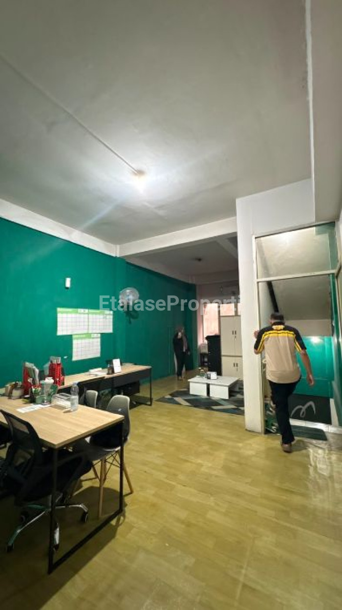 Foto properti Di Sewakan Ruko Manyar Garden Regency Nginden Semolo 2