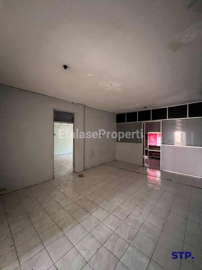 Foto properti Jual Ruko 3 Lantai Di Nginden Semolo Surabaya 6