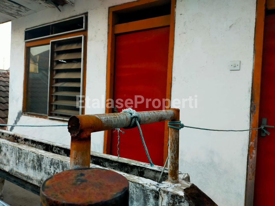 Foto properti Dijual Rumah Lama Hitung Tanah Di Babatan Pantai 9
