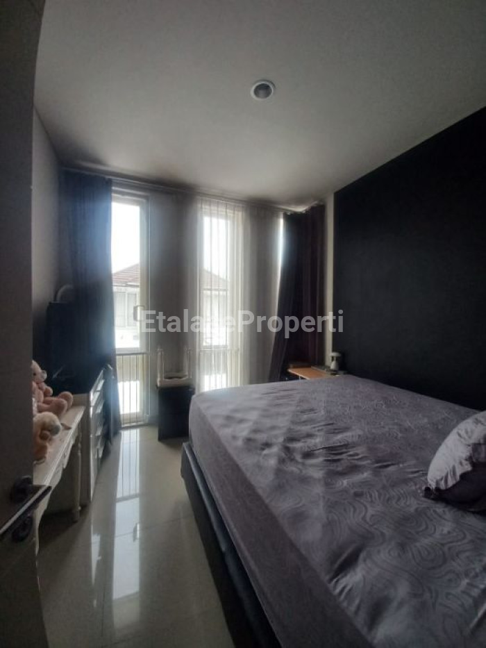 Foto properti DISEWAKAN RUMAH SIAP HUNI  SEMI FURNISH WISATA BUKIT MAS 2 CLUSTER GRAND PALAIS 3
