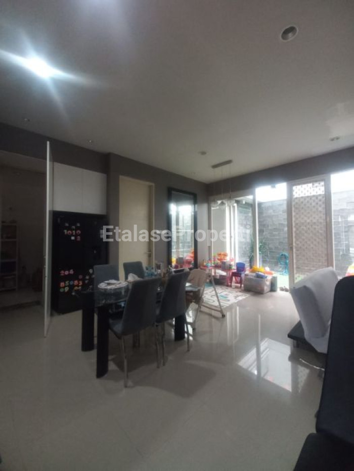 Foto properti DISEWAKAN RUMAH SIAP HUNI  SEMI FURNISH WISATA BUKIT MAS 2 CLUSTER GRAND PALAIS 7