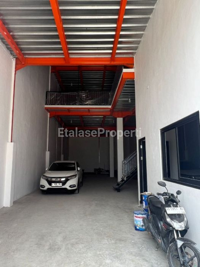 Foto properti 2 UNIT - Gudang Kantor 3 Lantai Di Kalijudan MERR 2