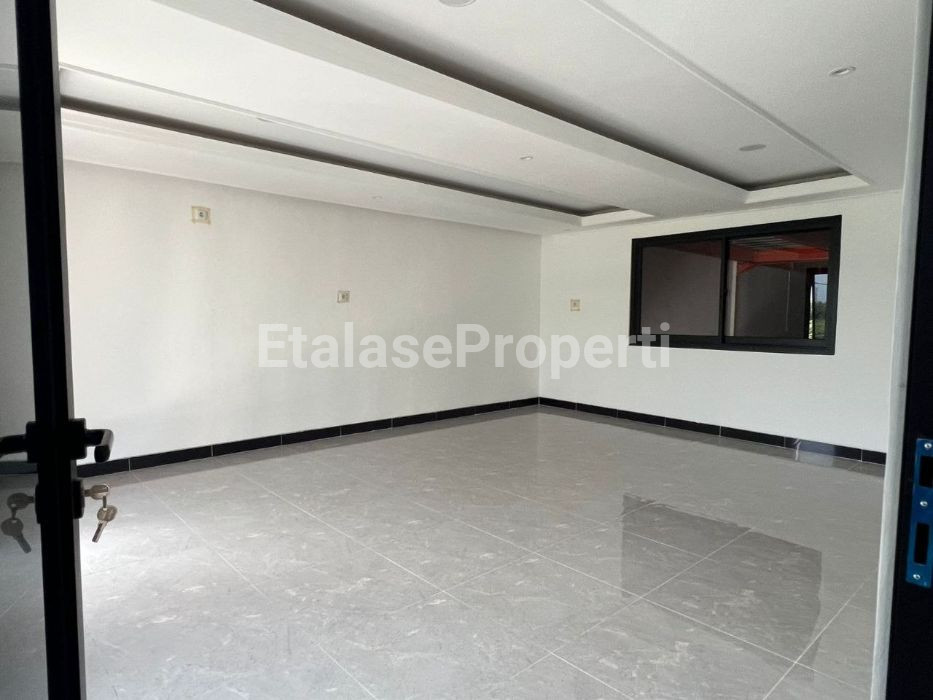 Foto properti 2 UNIT - Gudang Kantor 3 Lantai Di Kalijudan MERR 7