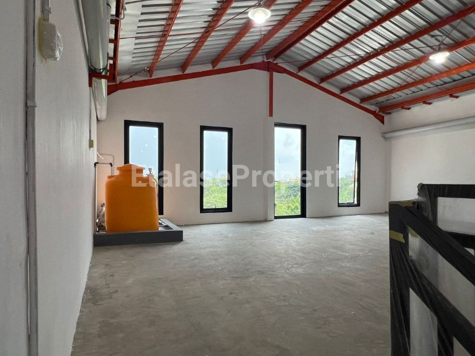 Foto properti 2 UNIT - Gudang Kantor 3 Lantai Di Kalijudan MERR 10