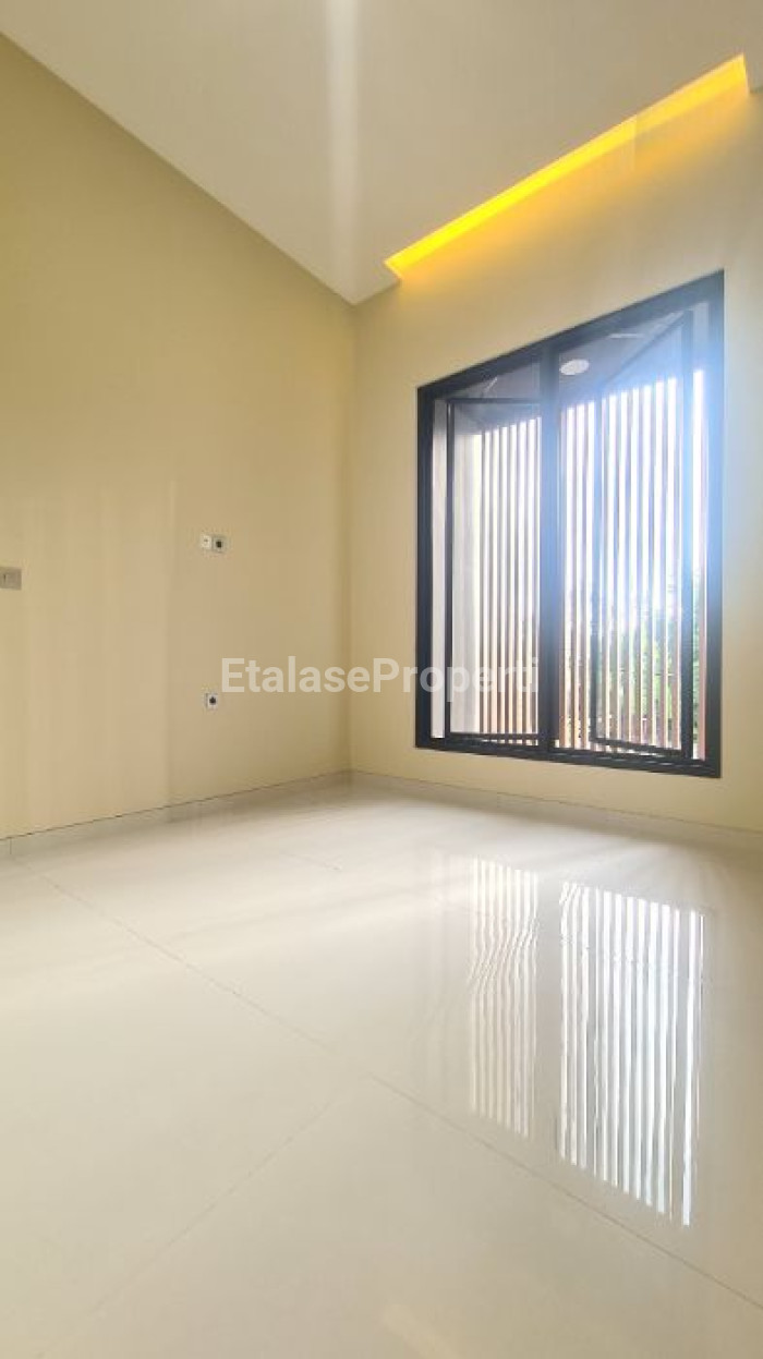 Foto properti Rumah Bafu Gress 2 Lantai Area Manyar 3
