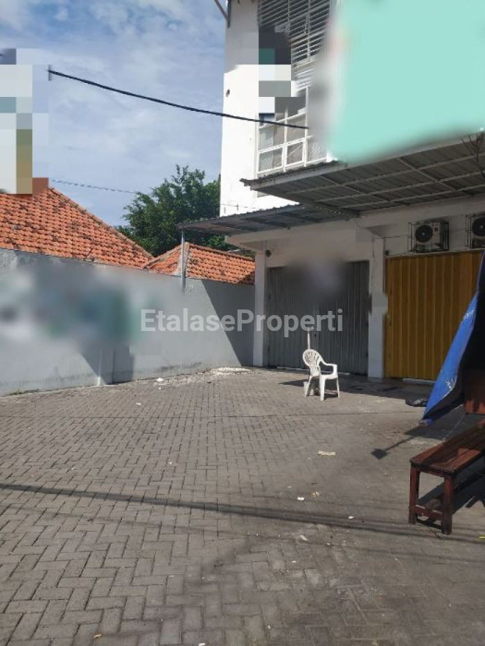 Foto properti DIJUAL: Ruko 3 Lantai Di Raya Karang Menjangan (0 Jalan Raya) Surabaya 1