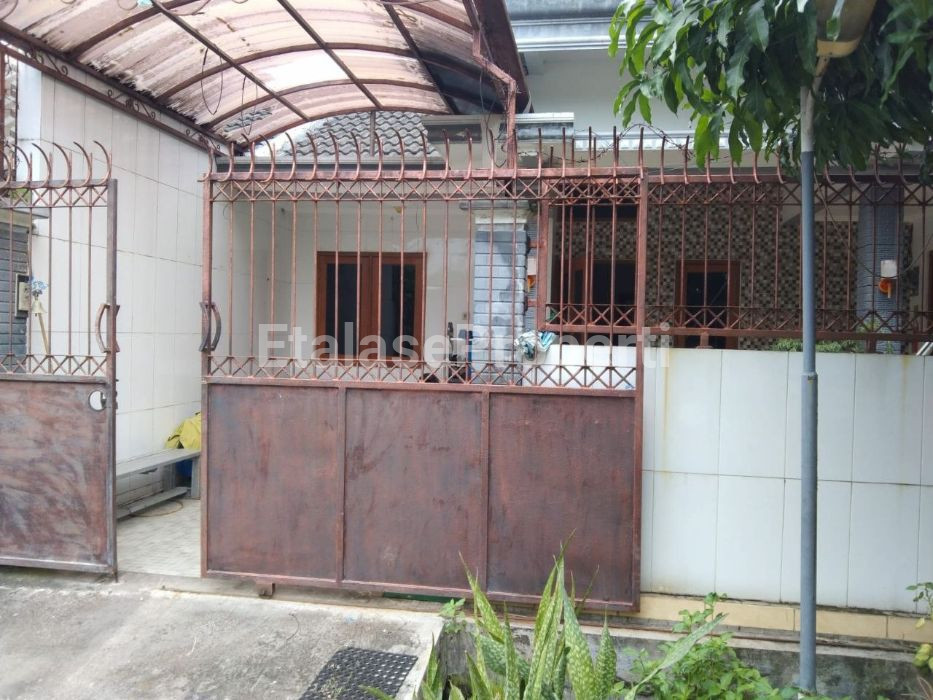 Foto properti DIJUAL:  Rumah Di Oma Greenland, Menganti Surabaya 1