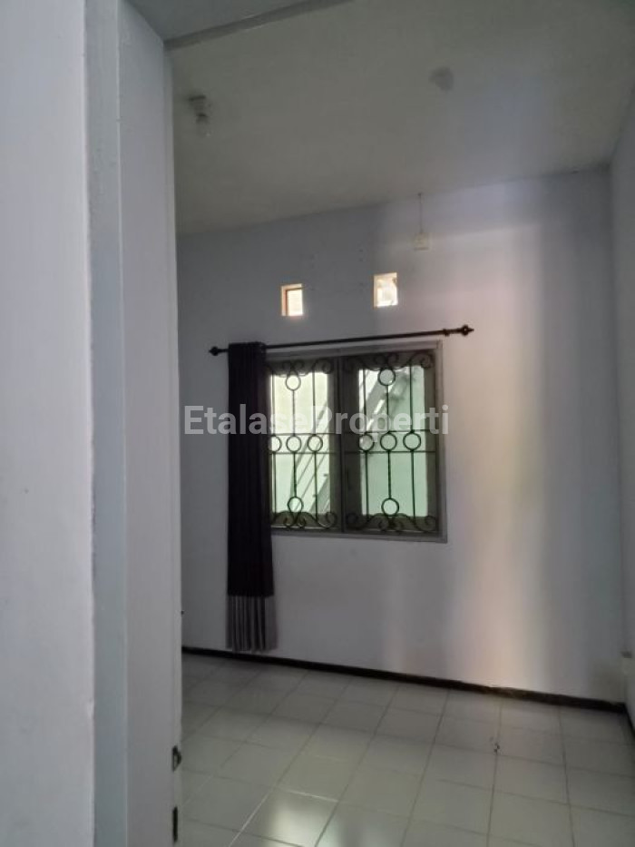 Foto properti Dijual Rumah Siap Huni Di Delta Marina Waru Sidoarjo 2