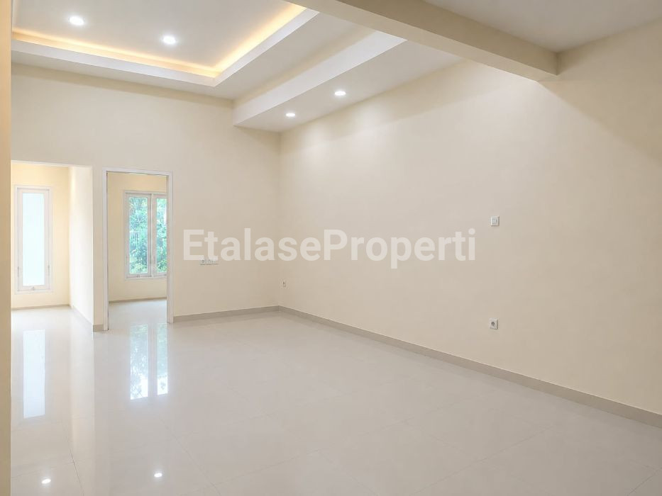 Foto properti Dijual/Sewa Rumah 1,5Lantai Rungkut Asri Dekat UPN 4