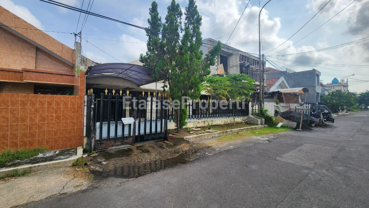 Foto properti *Dijual Rumah Kertajaya Indah Timur* 1
