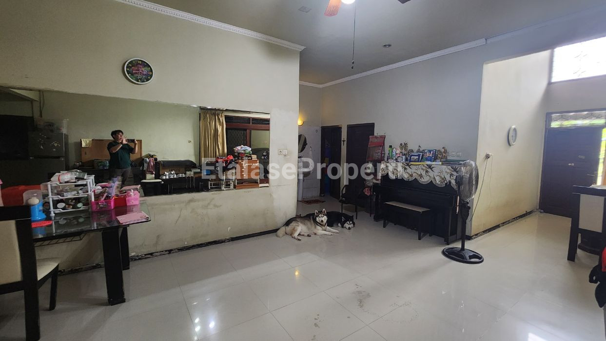 Foto properti *Dijual Rumah Kertajaya Indah Timur* 3