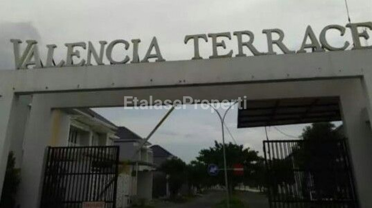 Foto properti Dijual Rumah Puri Surya Jaya Valencia Terrace Gedangan Sidoarjo 2
