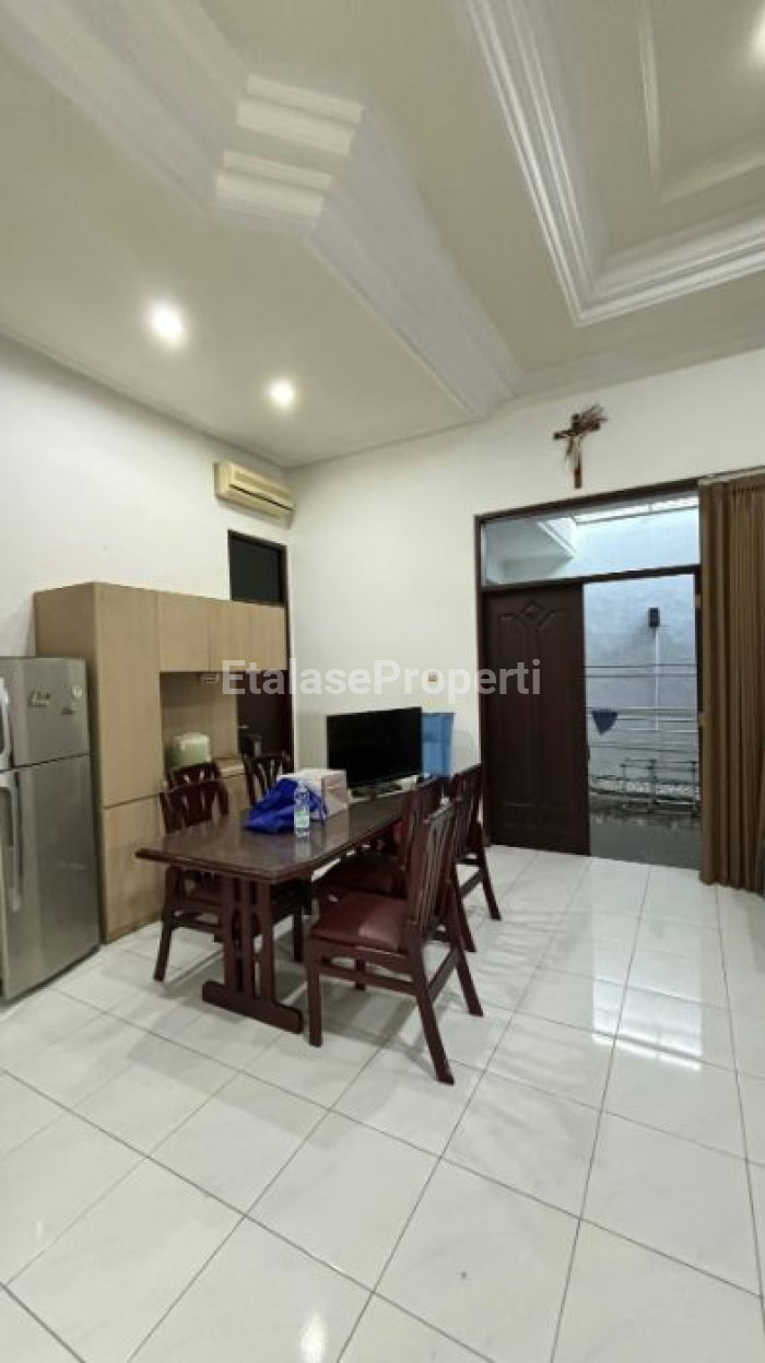 Foto properti Disewakan Rumah Di Manyar Kertoarjo Siap Huni 3