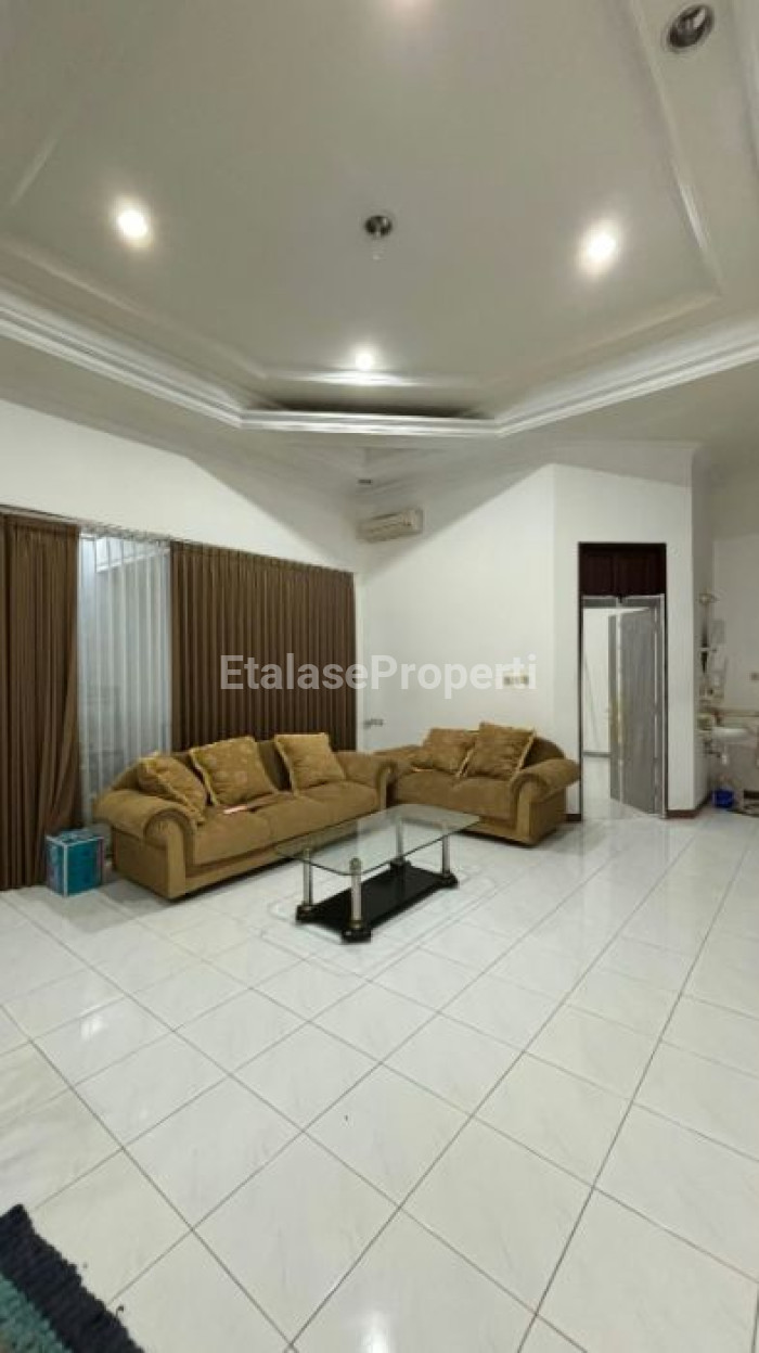 Foto properti Disewakan Rumah Di Manyar Kertoarjo Siap Huni 4