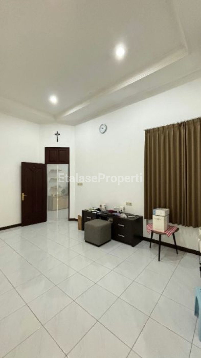Foto properti Disewakan Rumah Di Manyar Kertoarjo Siap Huni 10