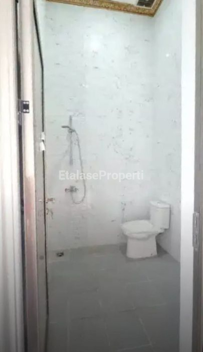 Foto properti Dijual Rumah Baru Gress Di Manyar Dekat Galaxy Mall 7