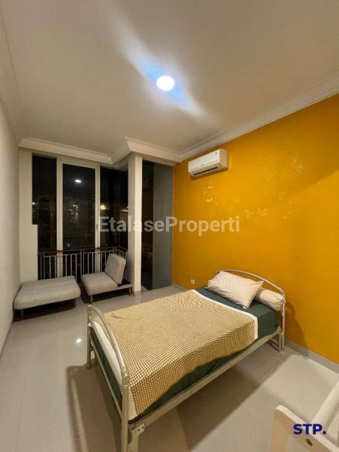 Foto properti Rumah Full Furnished Di Pakuwon City Cluster Grand Island Casa Tobago 8