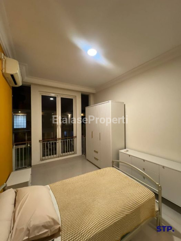 Foto properti Rumah Full Furnished Di Pakuwon City Cluster Grand Island Casa Tobago 9