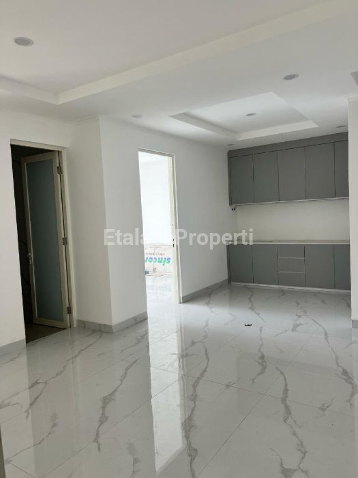 Foto properti DIJUAL RUMAH BARU GRESS 3 LANTAI PAKUWON CITY 3