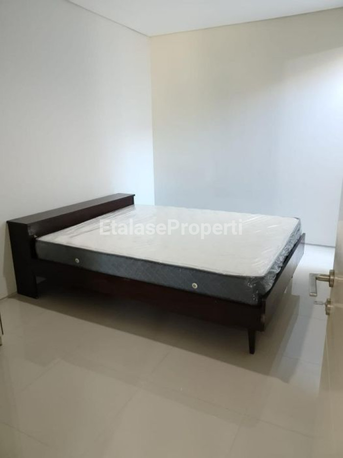 Foto properti DIJUAL/DISEWAKAN RUMAH SIAP HUNI FULL FURNISHED DI NORTHWEST HILL, CITRALAND UTARA 2