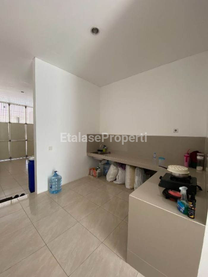 Foto properti Rumah Mewah Full Furnished Di CitraLand The GreenLake Surabaya 5