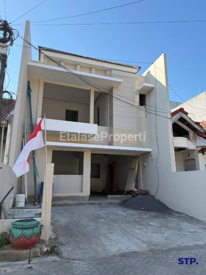 Foto properti Rumah 2 Lantai Di Pakuwon City Cluster Griya Asri 2