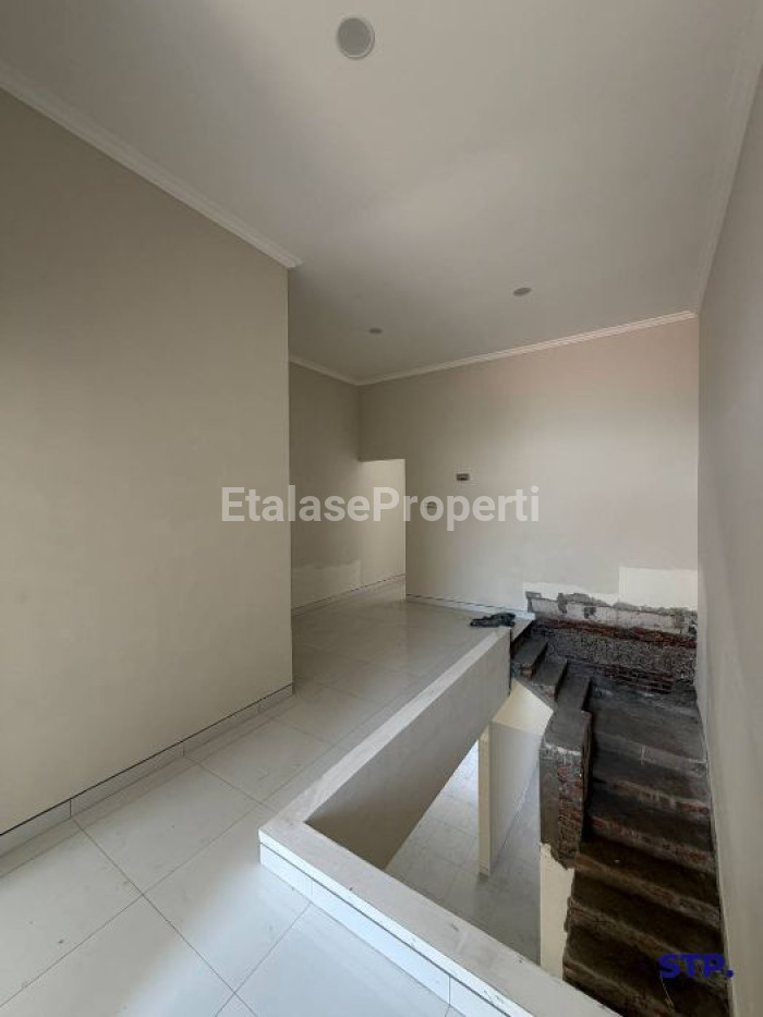 Foto properti Rumah Baru Minimalis 2 Lantai Di Karang Asem - Kenjeran 7