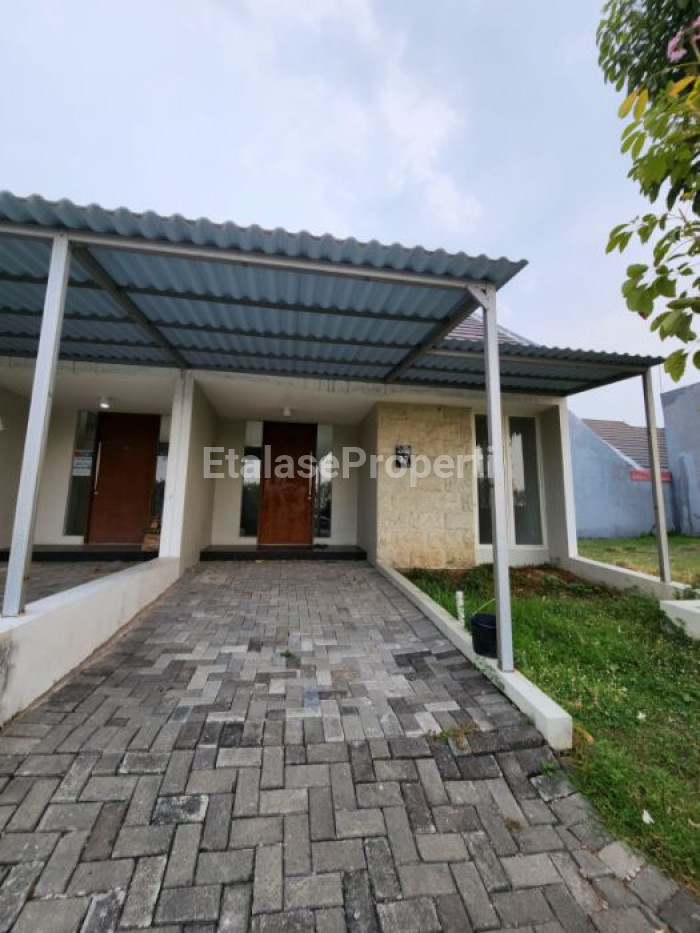 Foto properti Dijual Rumah Di Northwest Park Citraland Utara Surabaya 1