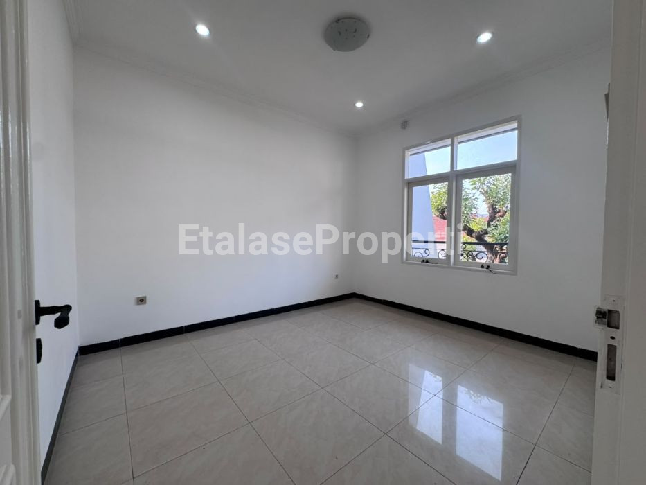 Foto properti Dijual Rumah Di Dharmahusada Megah Permai 4
