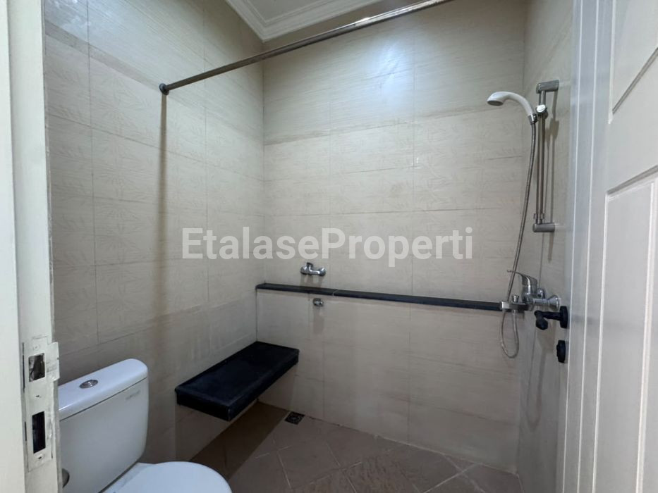 Foto properti Dijual Rumah Di Dharmahusada Megah Permai 7