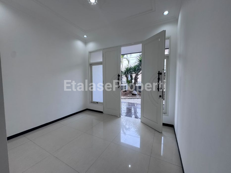 Foto properti Dijual Rumah Di Dharmahusada Megah Permai 10