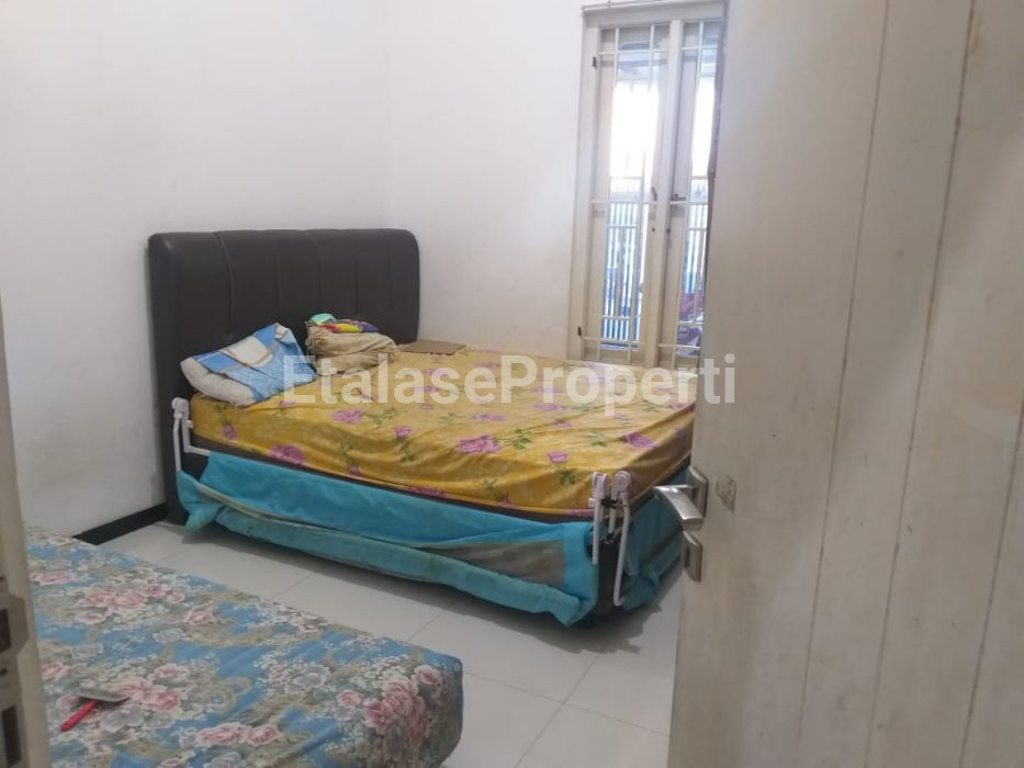 Foto properti Dijual Rumah Siap Huni 2 Lantai Daerah Tenggilis Utara Surabaya 6