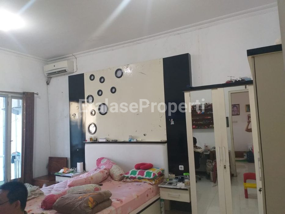 Foto properti Dijual Rumah Siap Huni 2 Lantai Daerah Tenggilis Utara Surabaya 9