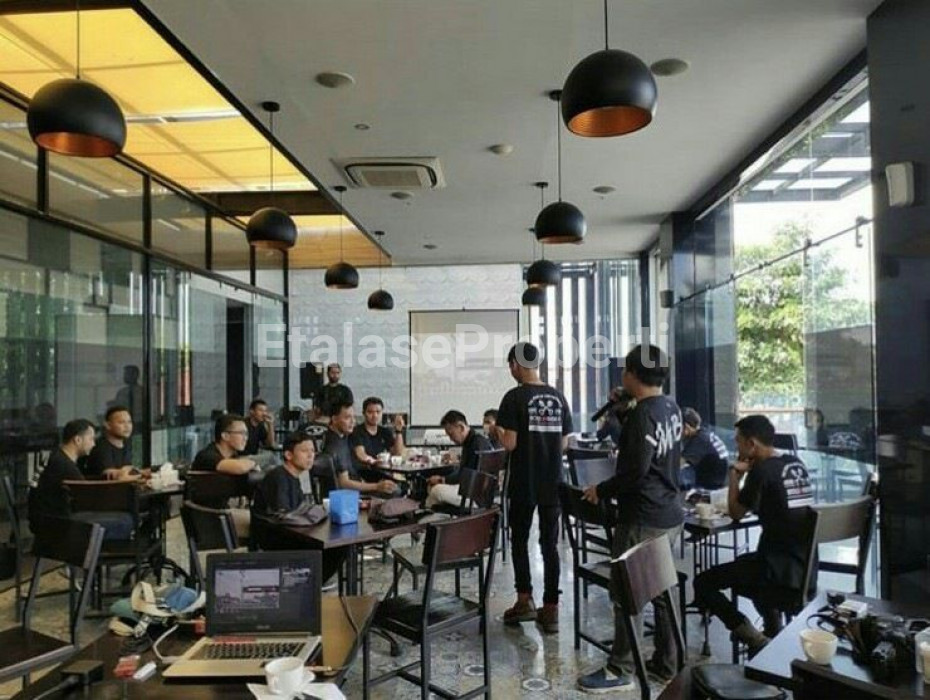 Foto properti Dijual Bangunan Commercial Karaoke Restoran Cafe Hall Kantor Lumajang 4