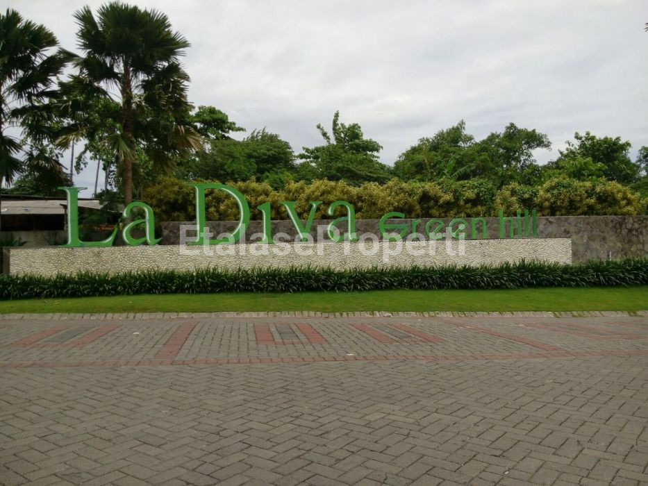 Foto properti Rumah Menganti  Siap Huni Strategis Di Perum La Diva Green Hill Gresik 2