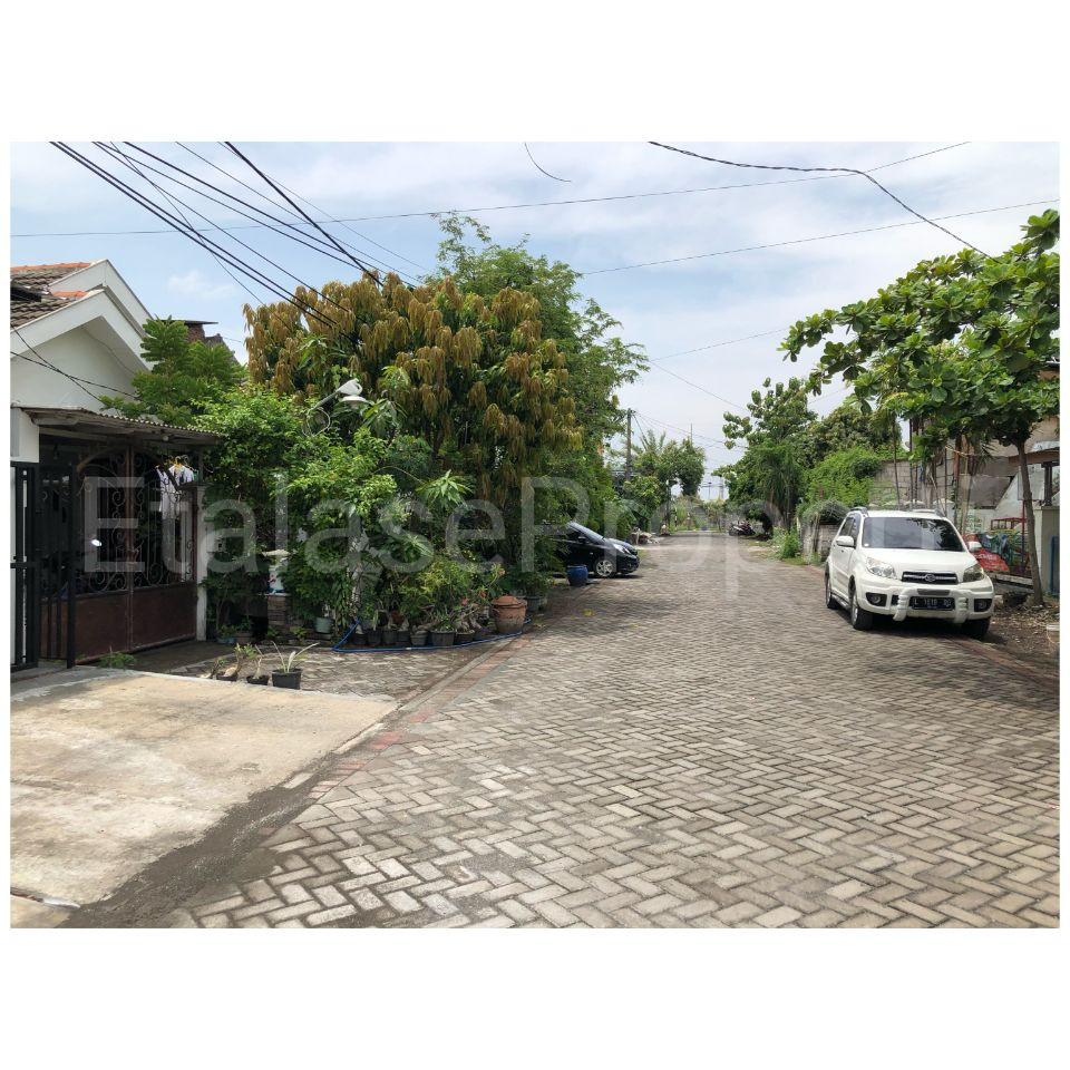 Foto properti Disewakan Rumah Minimalis Baru Renov Siap Huni Gunung Anyar Surabaya 7