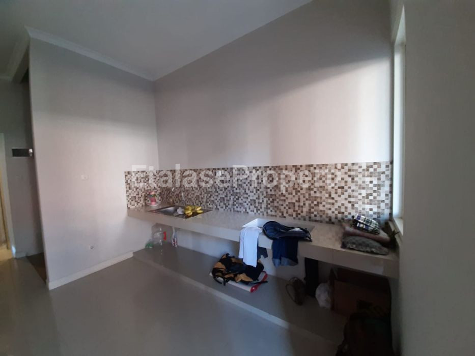 Foto properti Dijual Cepat Rumah Siap Huni Di Lebak Indah Surabaya Timur 6