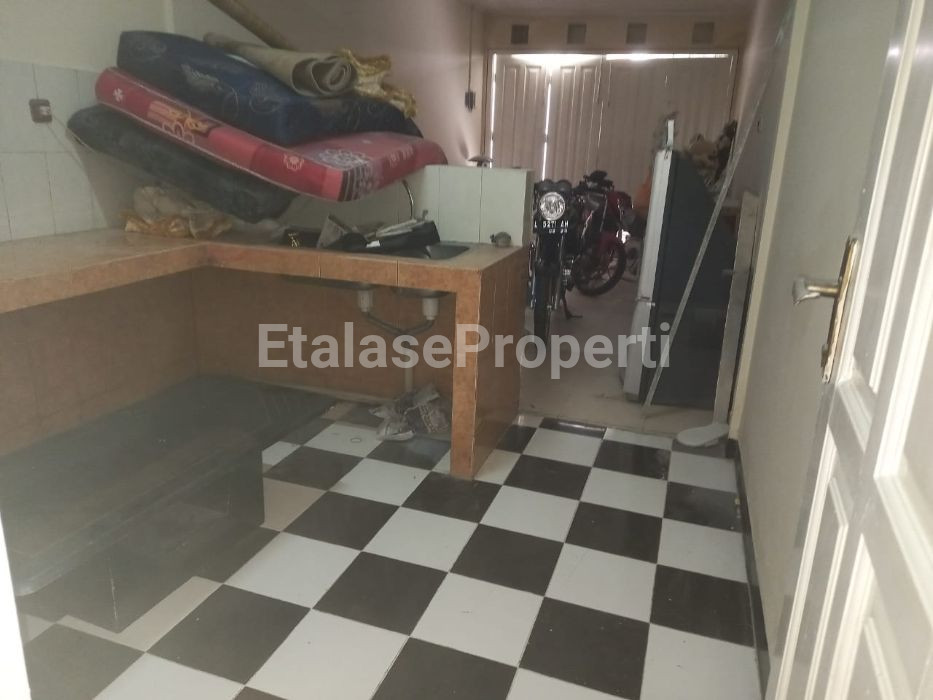 Foto properti Dijual Rumah Siap Pakai Di Jalan Sutorejo Timur 2