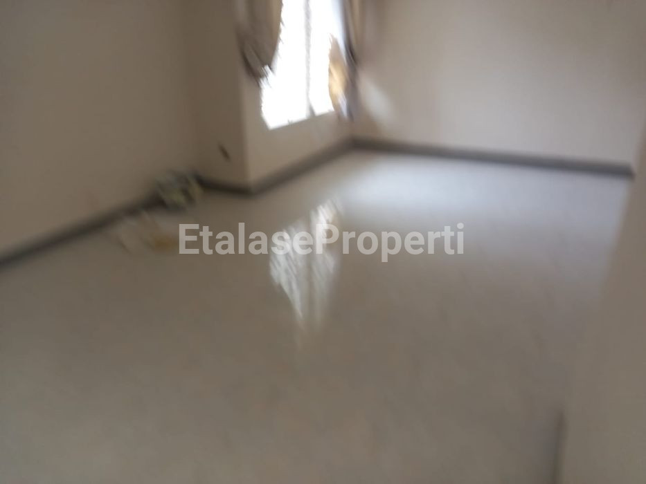 Foto properti Dijual Rumah Siap Pakai Di Jalan Sutorejo Timur 9