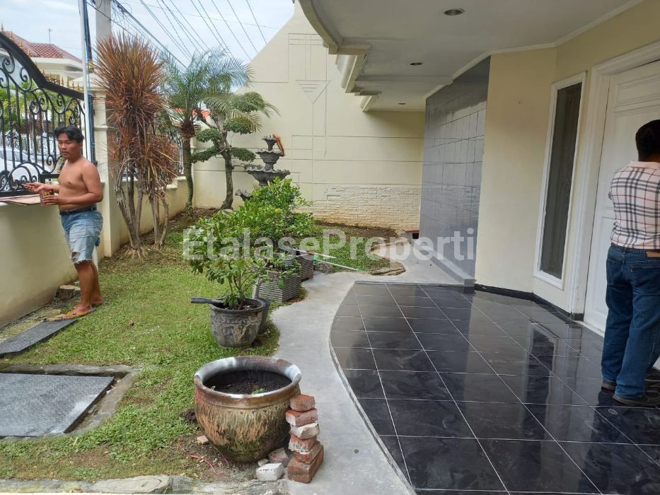 Foto properti Dijual Rumah Siap Pakai Di Jalan Sutorejo Timur 10