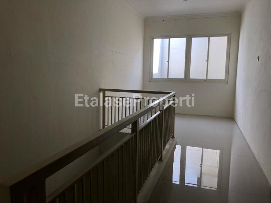 Foto properti RUMAH BARU GRESS 2LT DUKUH KUPANG SERTIFIKAT SHM 6