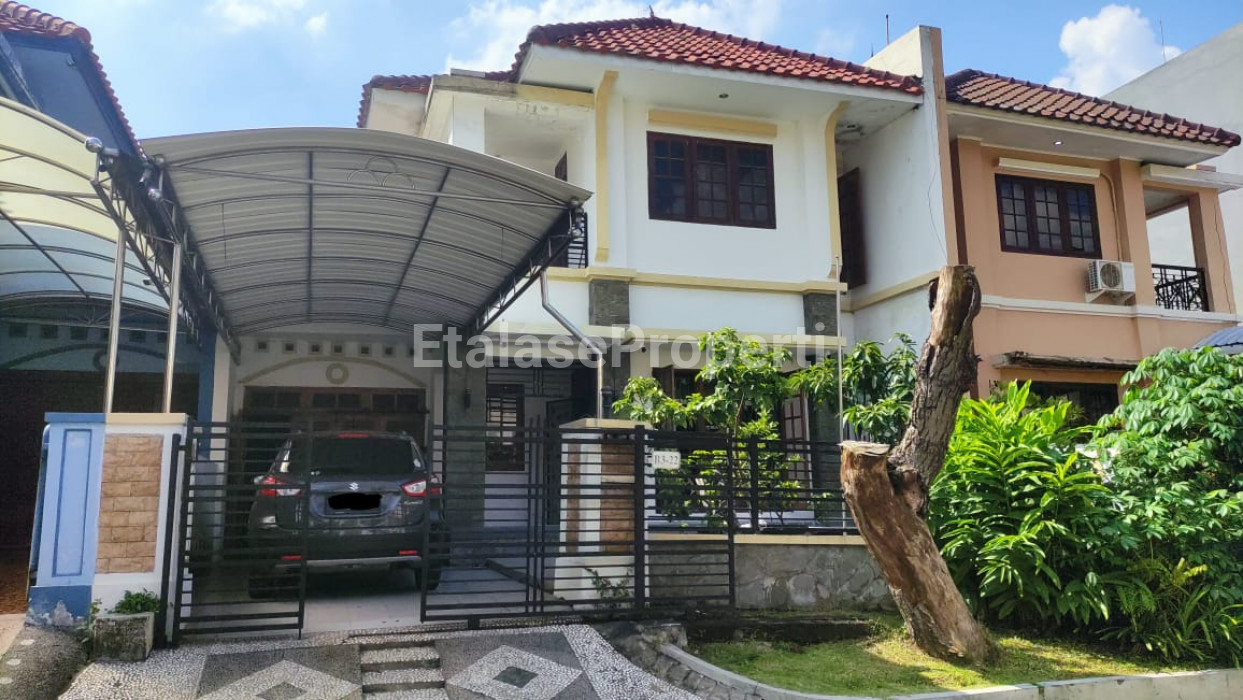 Foto properti STRATEGIS, TERAWAT! Rumah 2lt Pakuwon City Villa Riviera Dekat Mall Boulevard 1