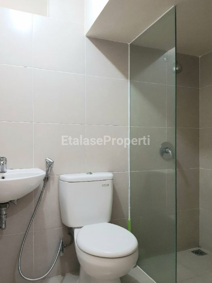 Foto properti SEWA RUMAH BARU THE GREENLAKE, CITRALAND, SURABAYA-BARAT 4